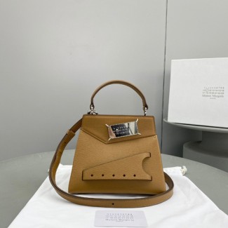 마르지엘라 스내치드 스몰 탑핸들백 MM3075 카멜
